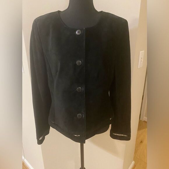 Genuine leather Danier box shaped long sleeve jacket . Fits size 10-12. Pristine - Picture 1 of 12
